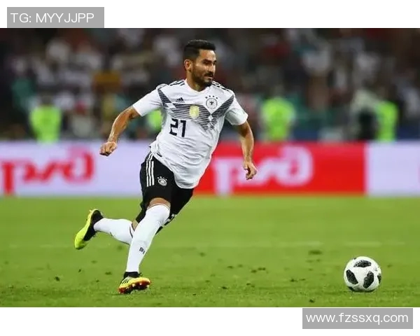 京多安的传奇旅程：从默默无闻到足球巨星的蜕变与荣耀